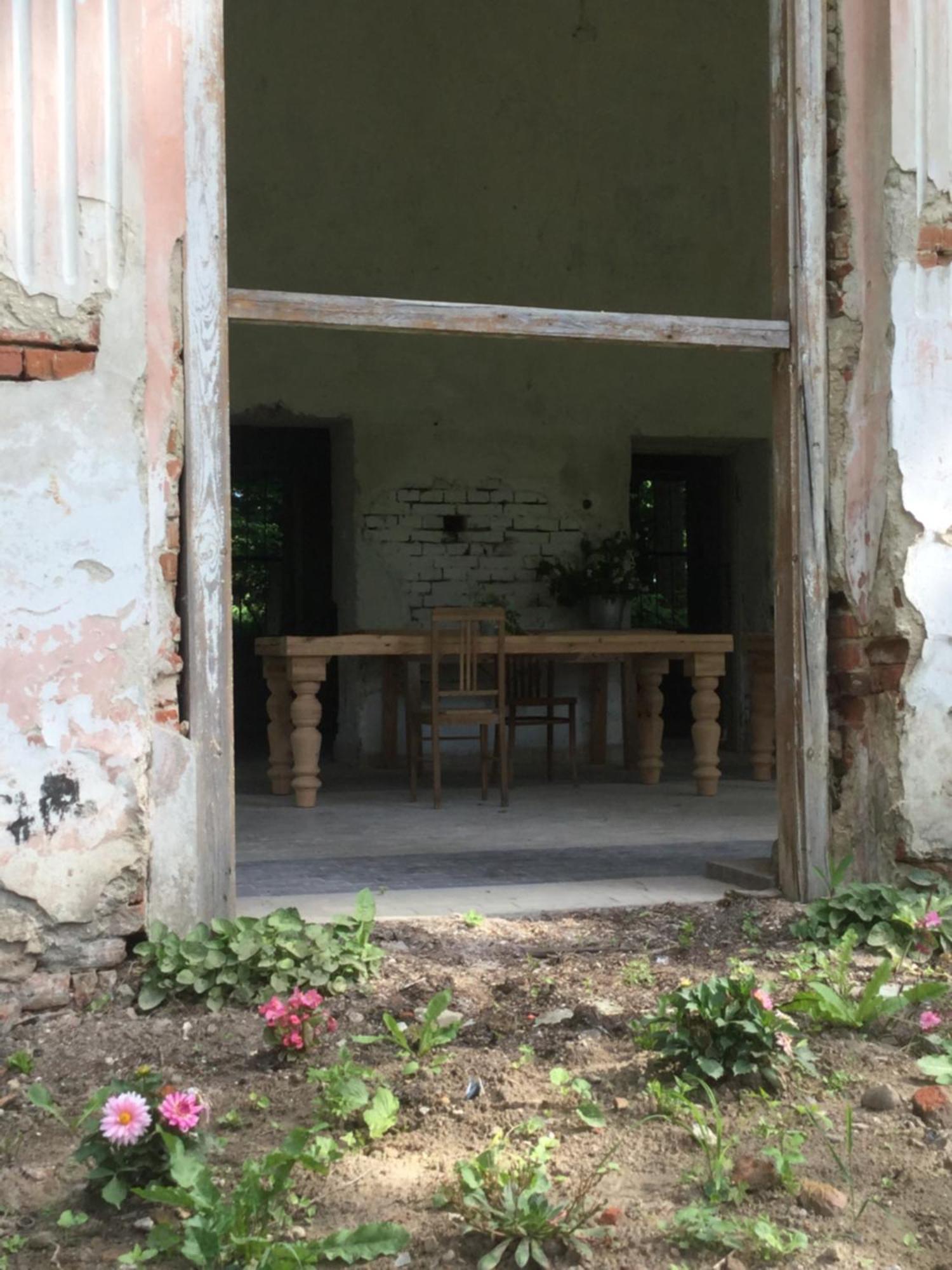 Palac Cielesnica Exteriör bild