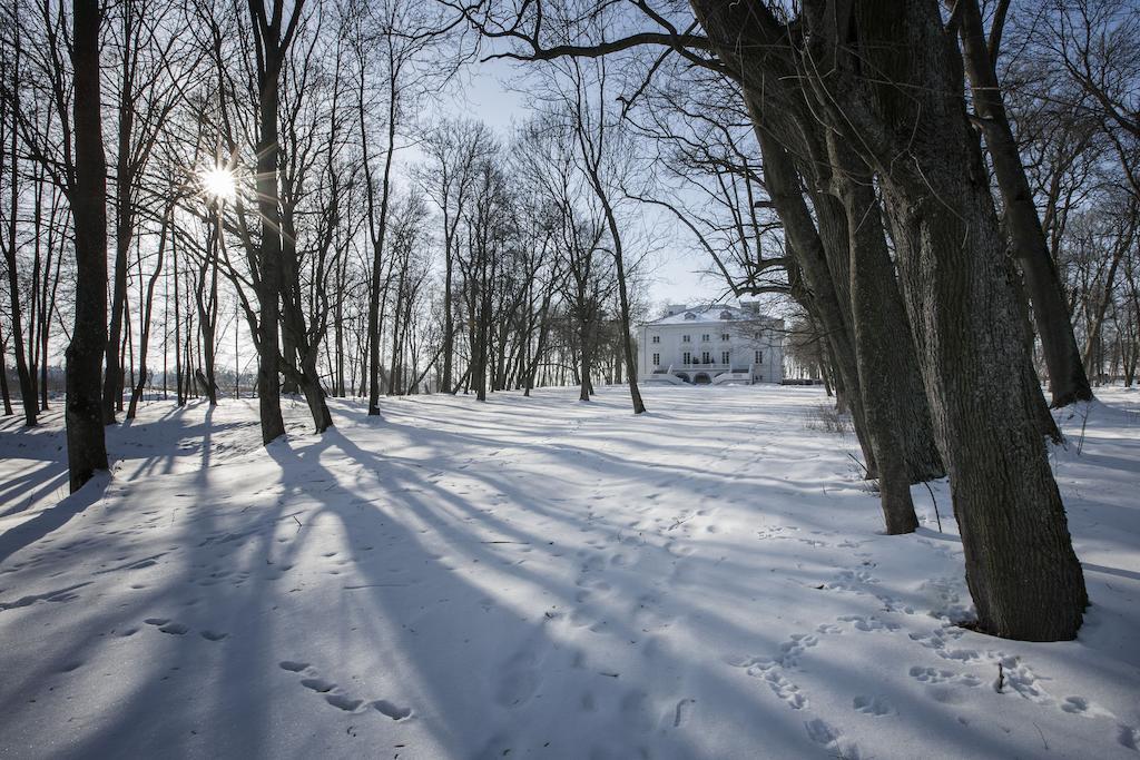 Palac Cielesnica Exteriör bild